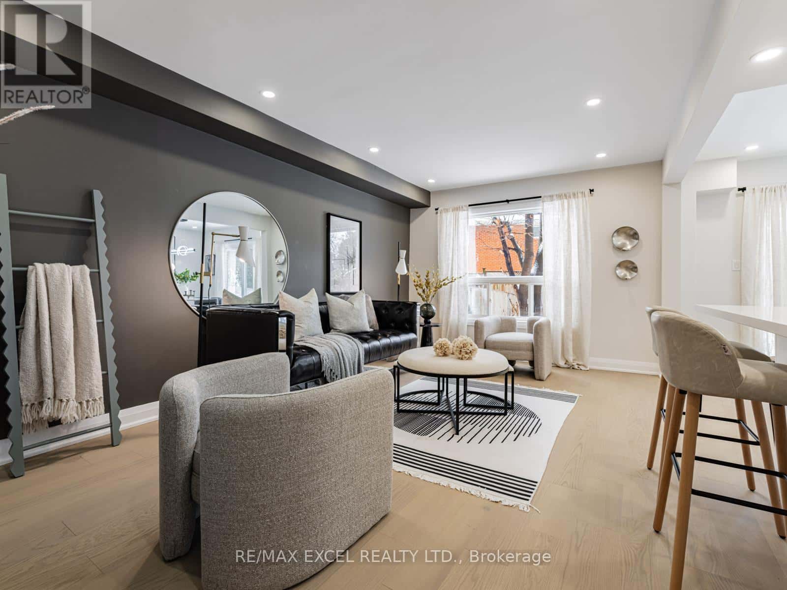 69 BARONESS CRESCENT — Toronto (Don Valley Village), Ontario - Photo 3 of 33