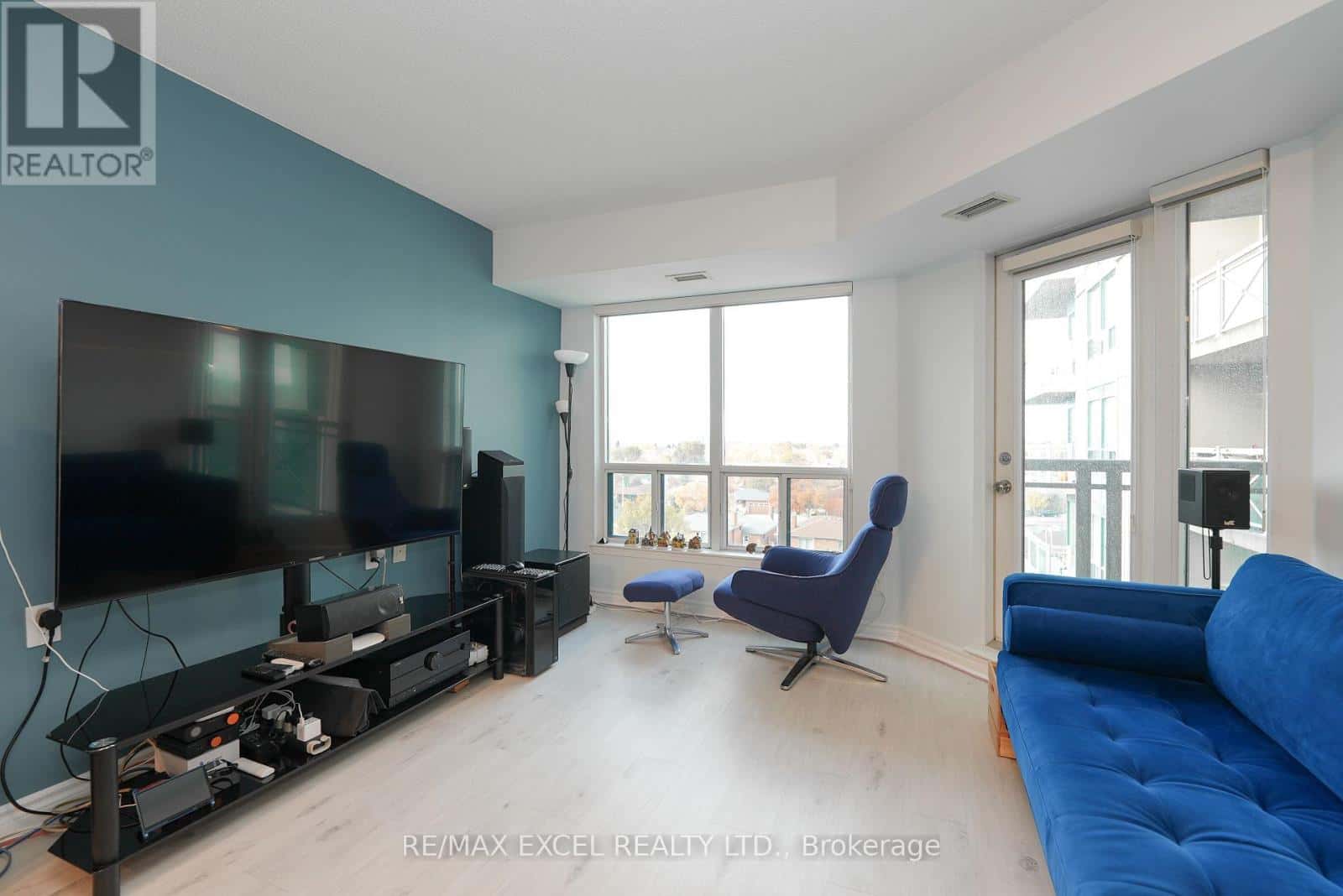 711 - 920 SHEPPARD AVENUE W — Toronto (Bathurst Manor), Ontario - Photo 3 of 44