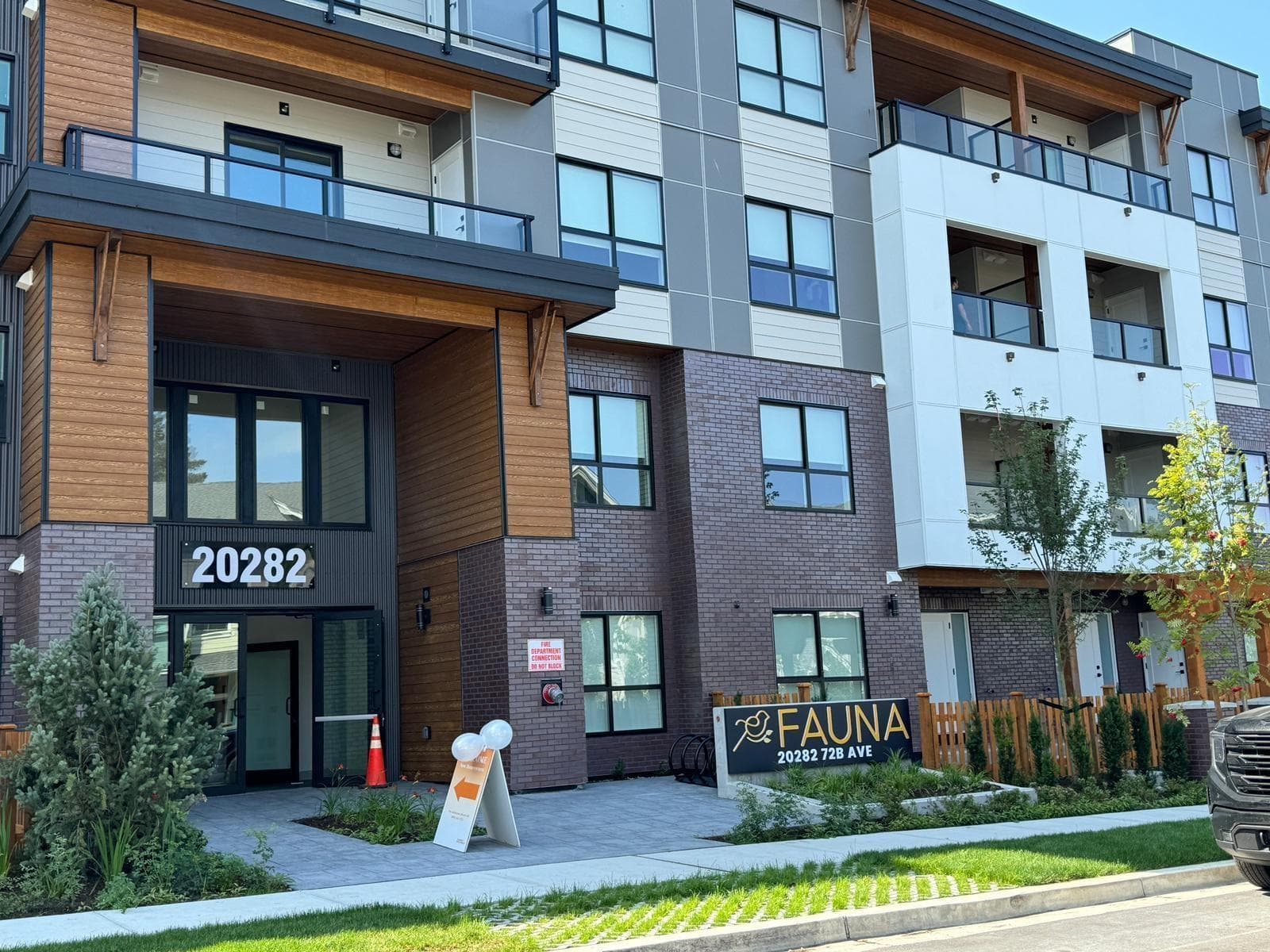 207 20282 72B AVENUE — Langley, British Columbia - Main photo