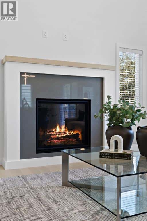 46 Westland Park SW — Calgary, Alberta - Photo 4 of 37