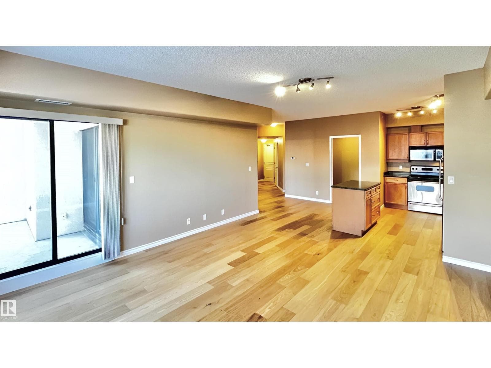 #405 10319 111 ST NW — Edmonton, Alberta - Main photo