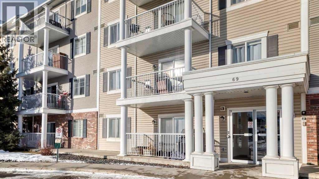 Calgary — Calgary - Photo 2 of 26