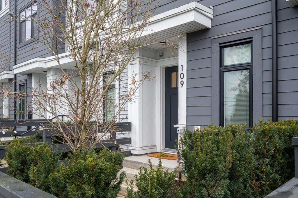 109 15235 SITKA DRIVE — Surrey, British Columbia - Photo 2 of 40