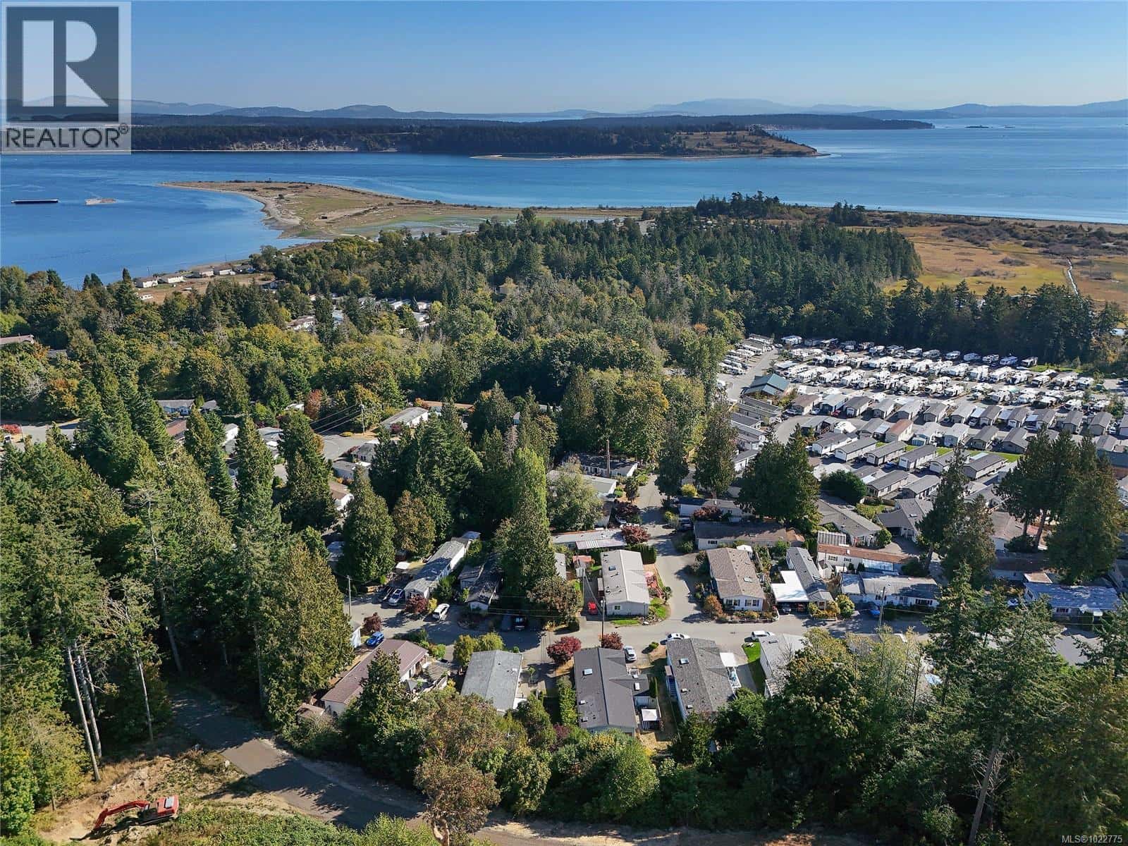 705 2779 Stautw Rd — Central Saanich, British Columbia - Photo 2 of 44