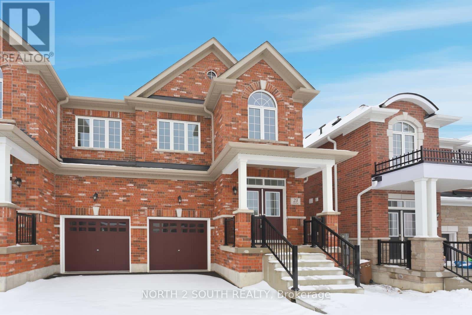 Vaughan (West Woodbridge) — Vaughan (West Woodbridge) - Photo 2 of 38