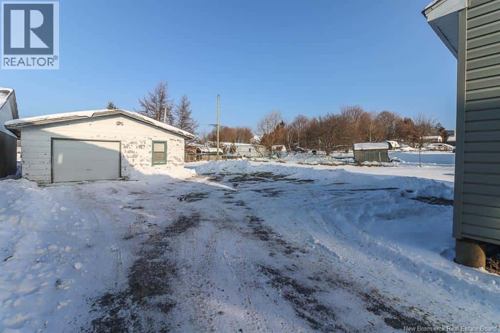 394-396 Milford Road — Saint John, New Brunswick - Photo 3 of 11