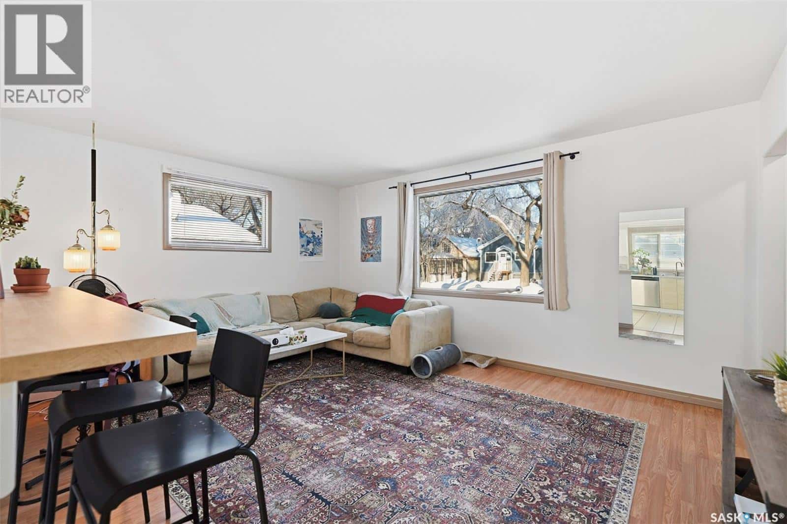 1022 9th STREET E — Saskatoon, Saskatchewan - Photo 3 of 36