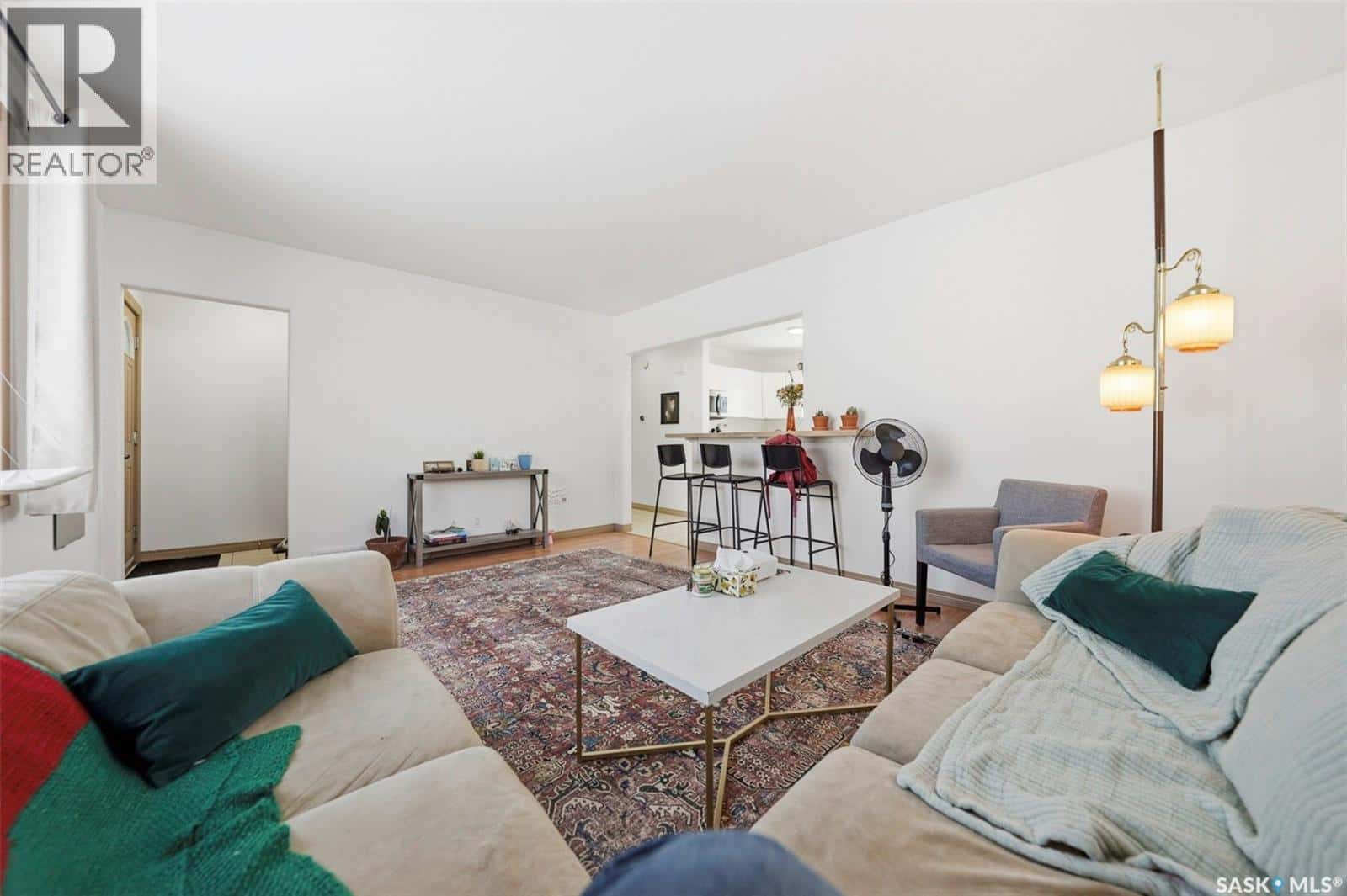 1022 9th STREET E — Saskatoon, Saskatchewan - Photo 5 of 36