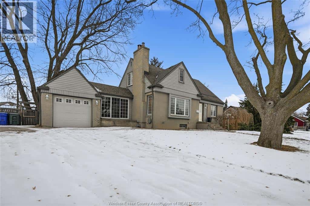 2569 NORMAN ROAD — Windsor, Ontario - Photo 2 of 38
