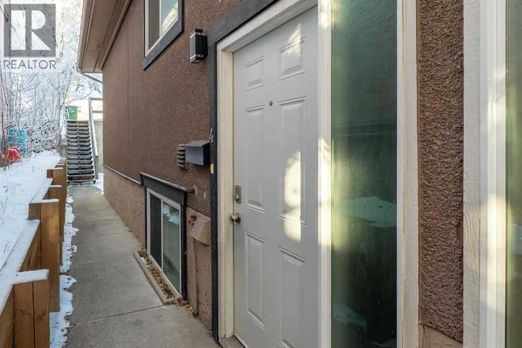 4, 2036 27 Avenue SW — Calgary, Alberta - Photo 3 of 43