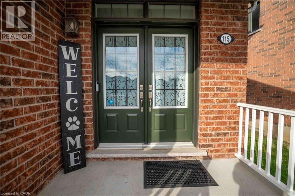 115 LARRY Crescent — Caledonia, Ontario - Photo 2 of 48