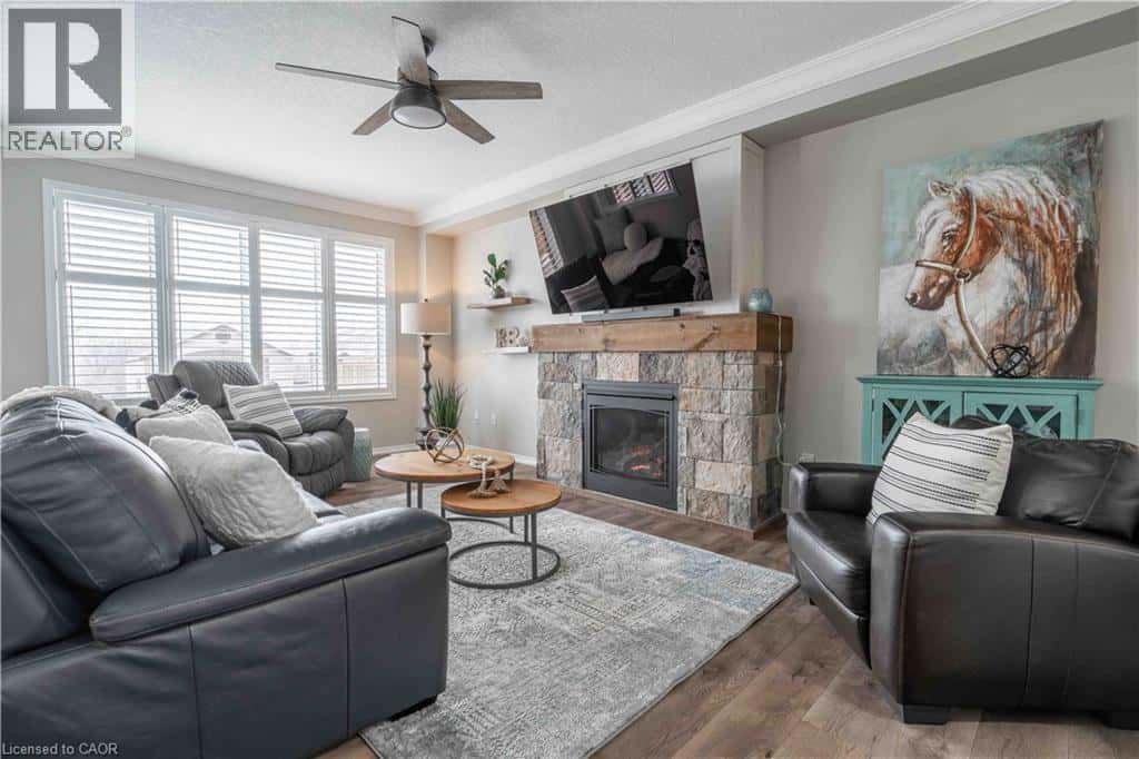 115 LARRY Crescent — Caledonia, Ontario - Photo 5 of 48