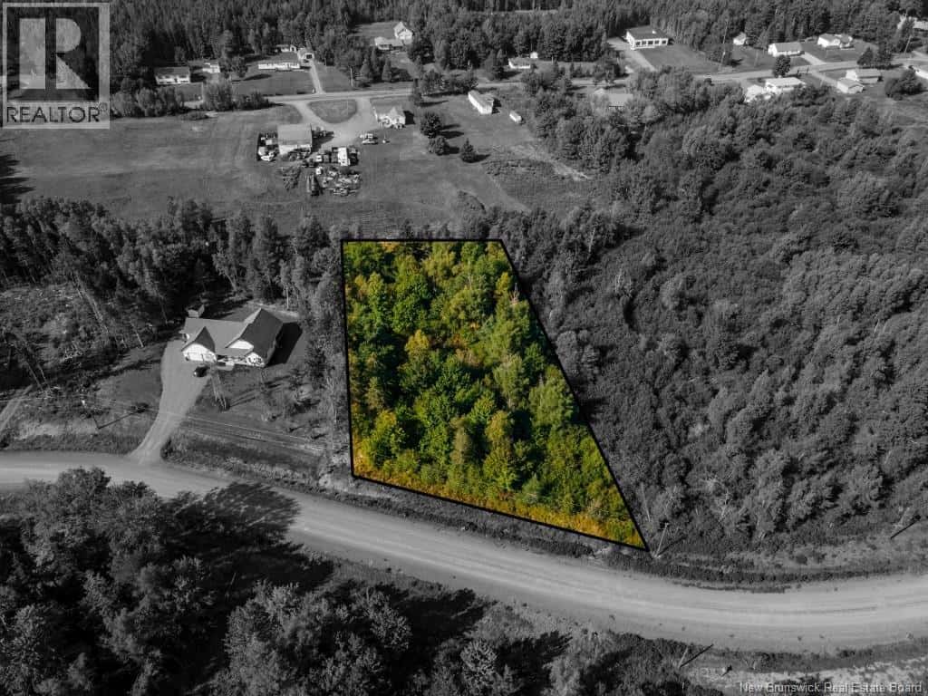 21-15 Hidden Pines Court — Lutes Mountain, New Brunswick - Photo 2 of 6