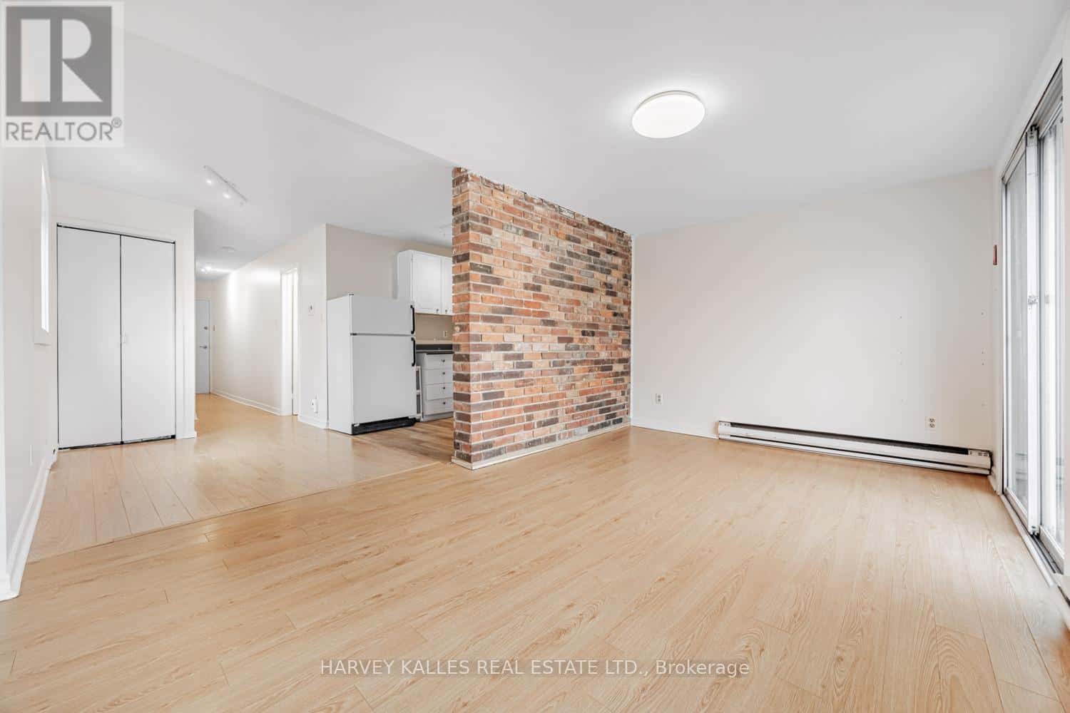 Toronto (South Parkdale) — Toronto (South Parkdale) - Photo 4 of 28