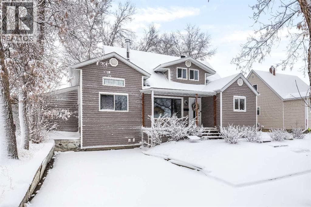 19 9 Street SW — Medicine Hat, Alberta - Main photo