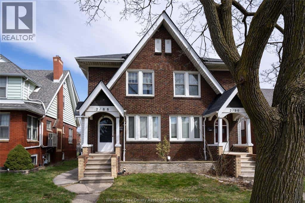 2188-2190 Moy — Windsor, Ontario - Photo 2 of 41