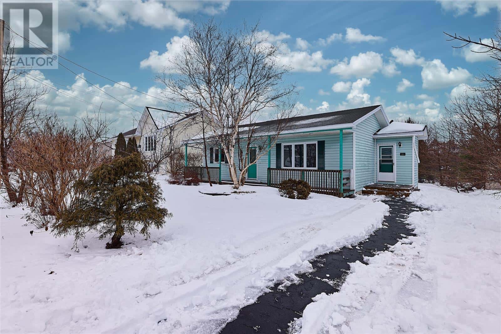 55 Piccos Road — Conception Bay South, Newfoundland & Labrador - Photo 4 of 21