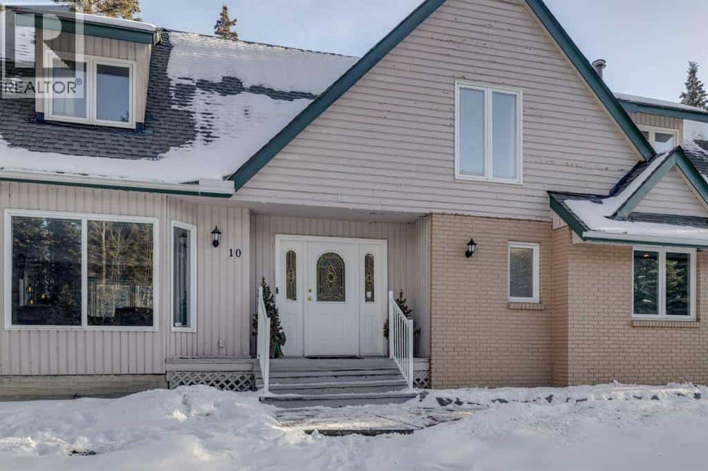 10 Wolf Drive — Rural Rocky View County, Alberta - Photo 4 of 49