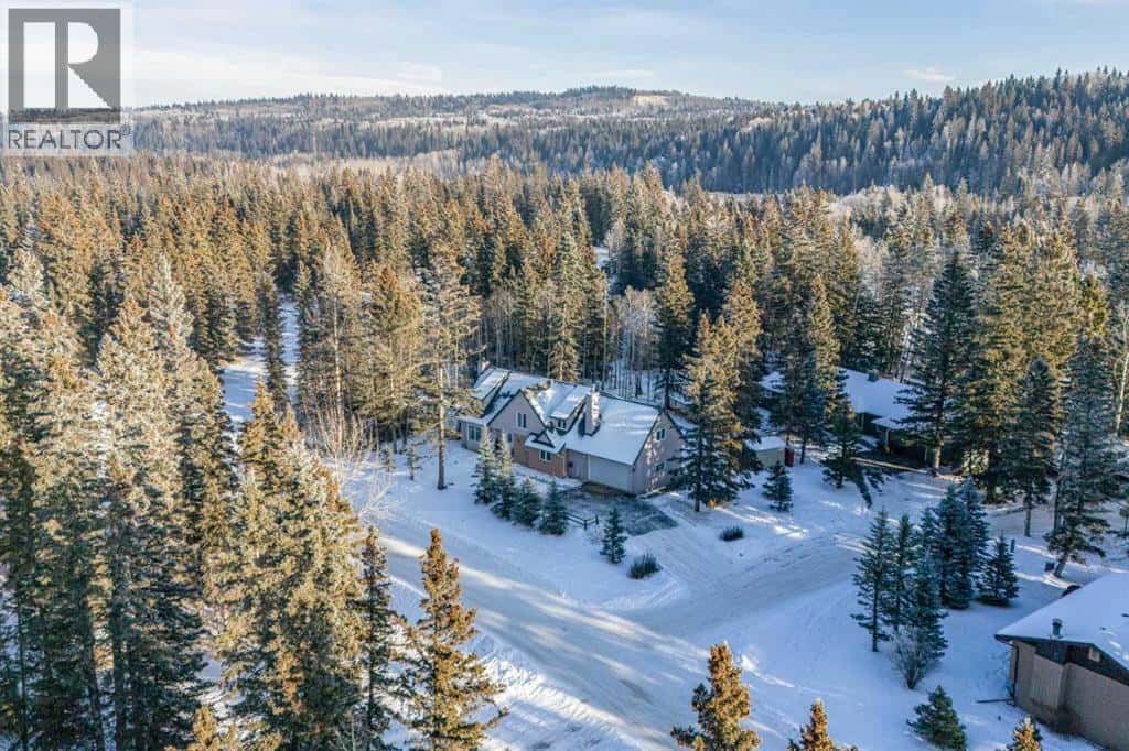 10 Wolf Drive — Rural Rocky View County, Alberta - Photo 2 of 49