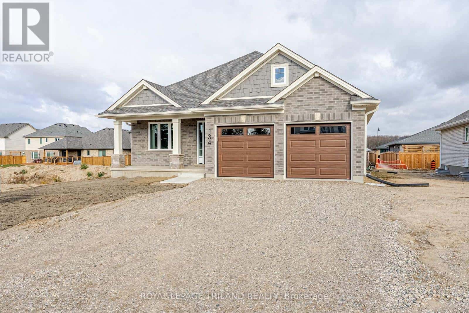 134 STYLES DRIVE — St. Thomas, Ontario - Photo 2 of 43