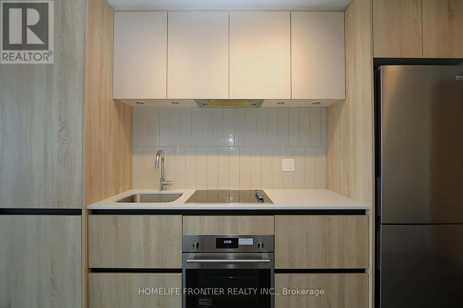 2310 - 7950 BATHURST STREET — Vaughan (Beverley Glen), Ontario - Photo 3 of 18