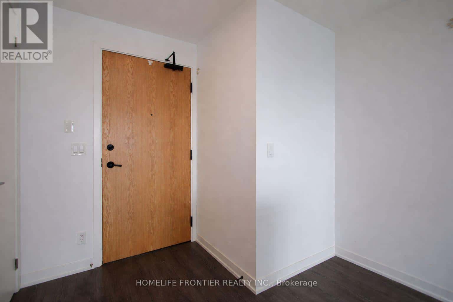 2310 - 7950 BATHURST STREET — Vaughan (Beverley Glen), Ontario - Photo 2 of 18