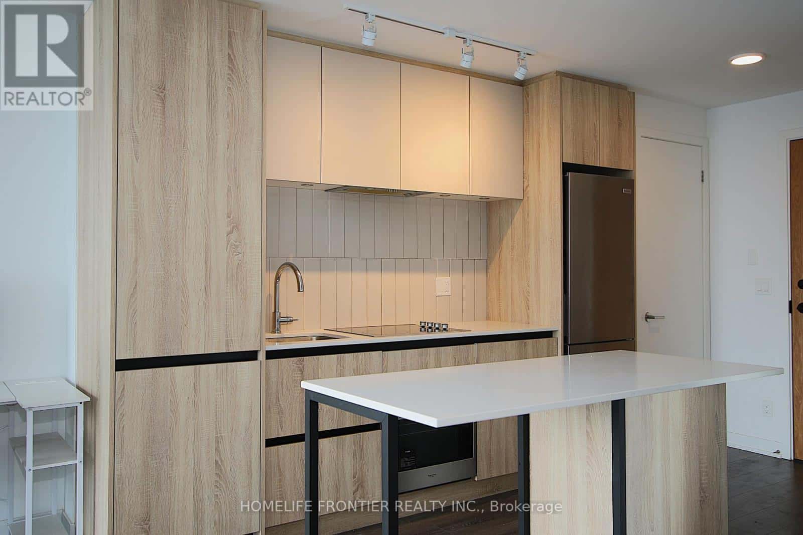 2310 - 7950 BATHURST STREET — Vaughan (Beverley Glen), Ontario - Photo 4 of 18