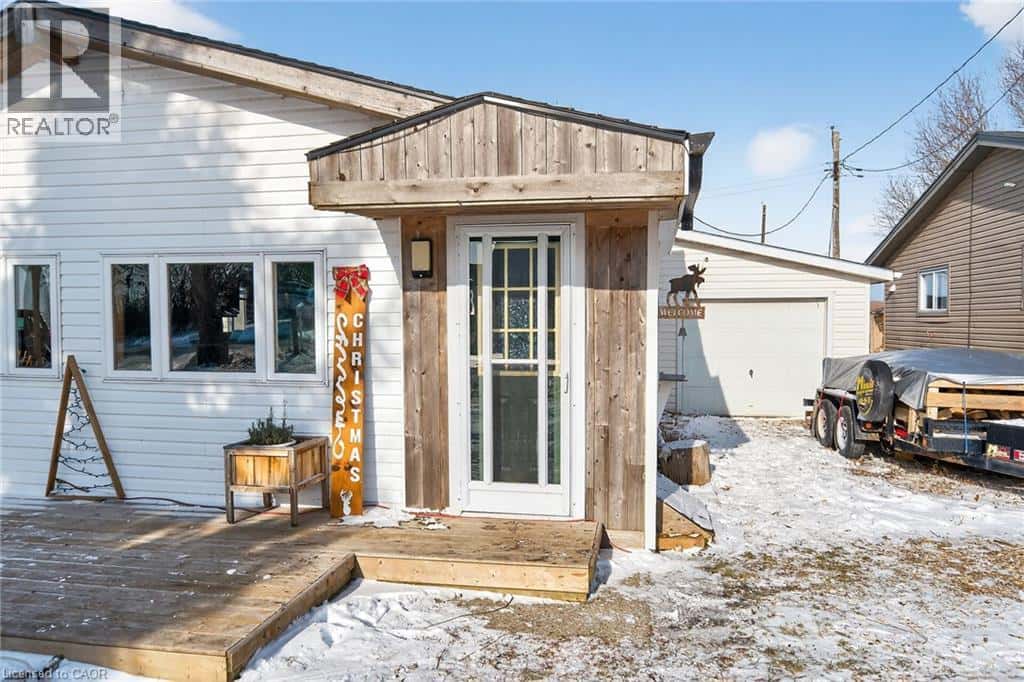 Selkirk — Selkirk - Photo 4 of 46