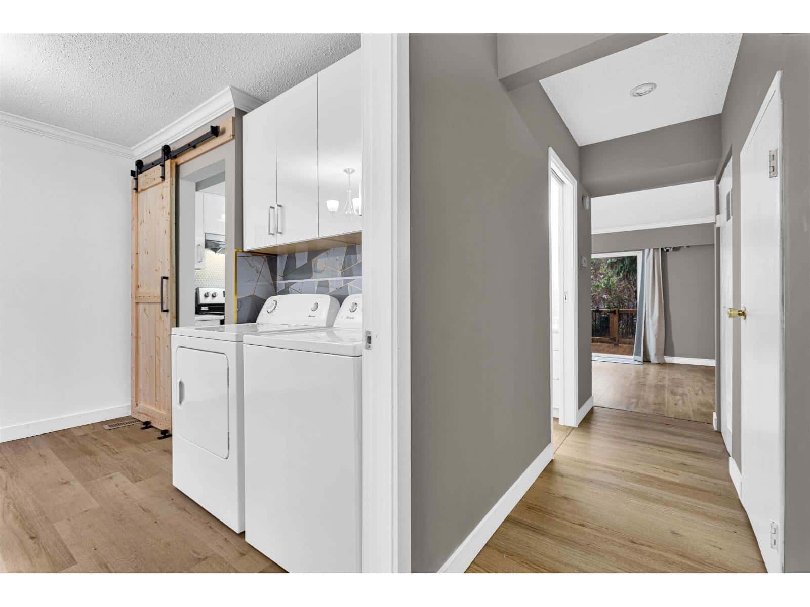 24 27090 32 AVENUE — Langley, British Columbia - Photo 2 of 38