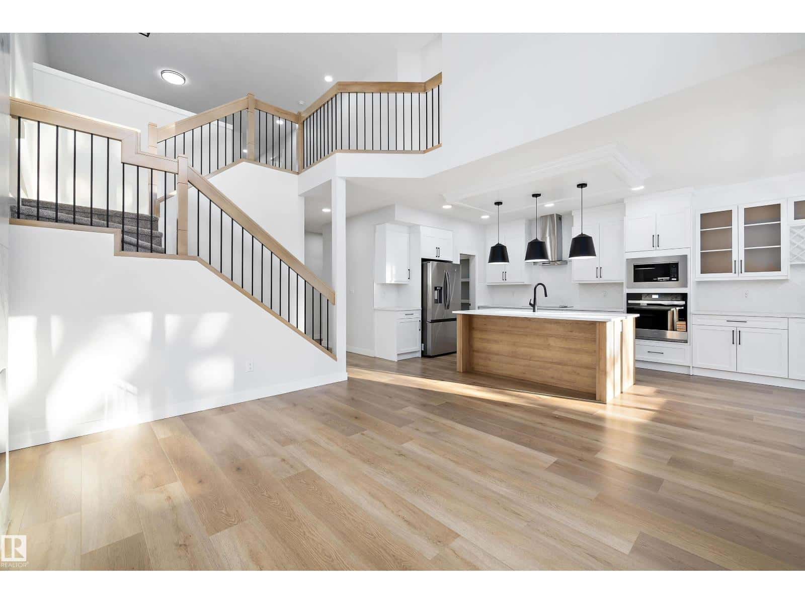 1713 CROSSBILL LO NW NW — Edmonton, Alberta - Photo 5 of 48