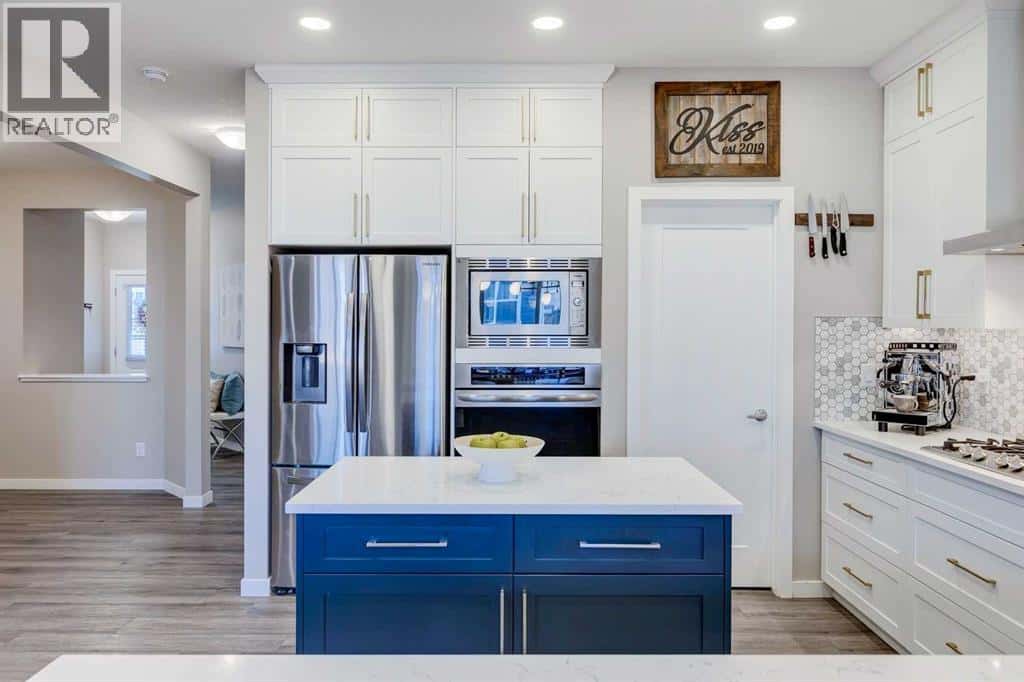 106 Magnolia Terrace SE — Calgary, Alberta - Photo 4 of 44