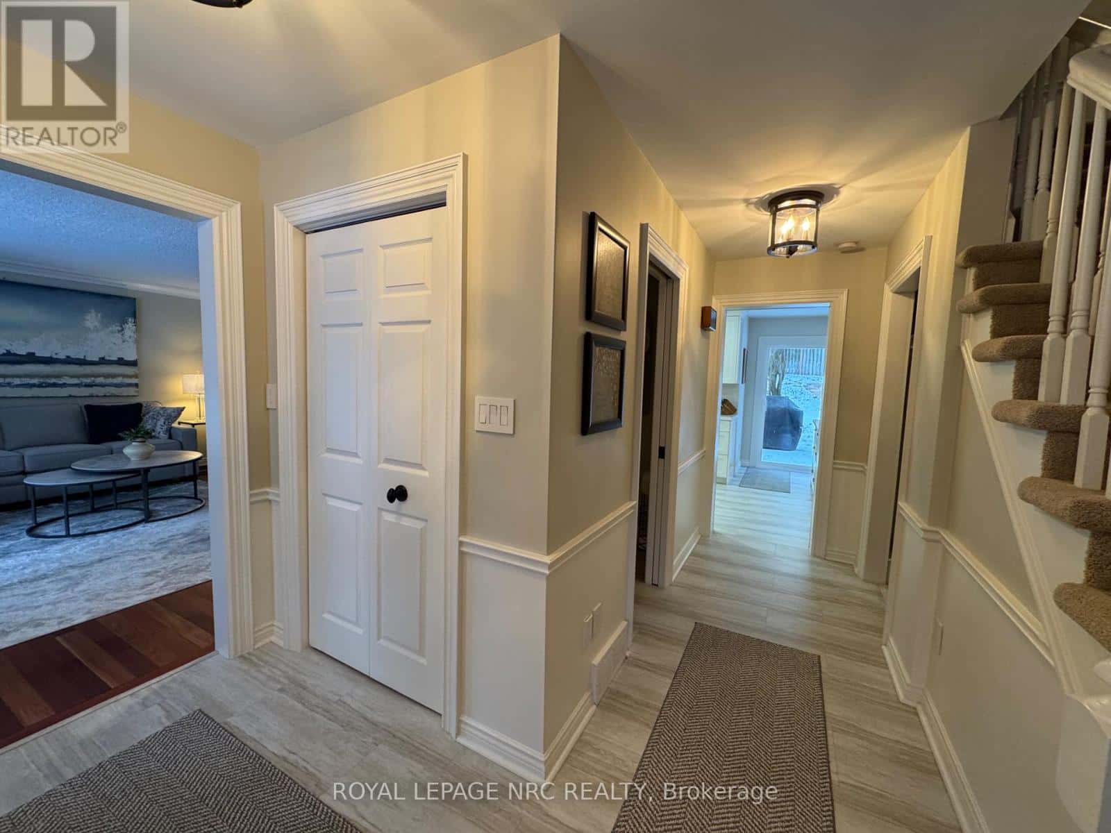 28 FOREST HILL CRESCENT — Pelham (Fonthill), Ontario - Photo 4 of 46