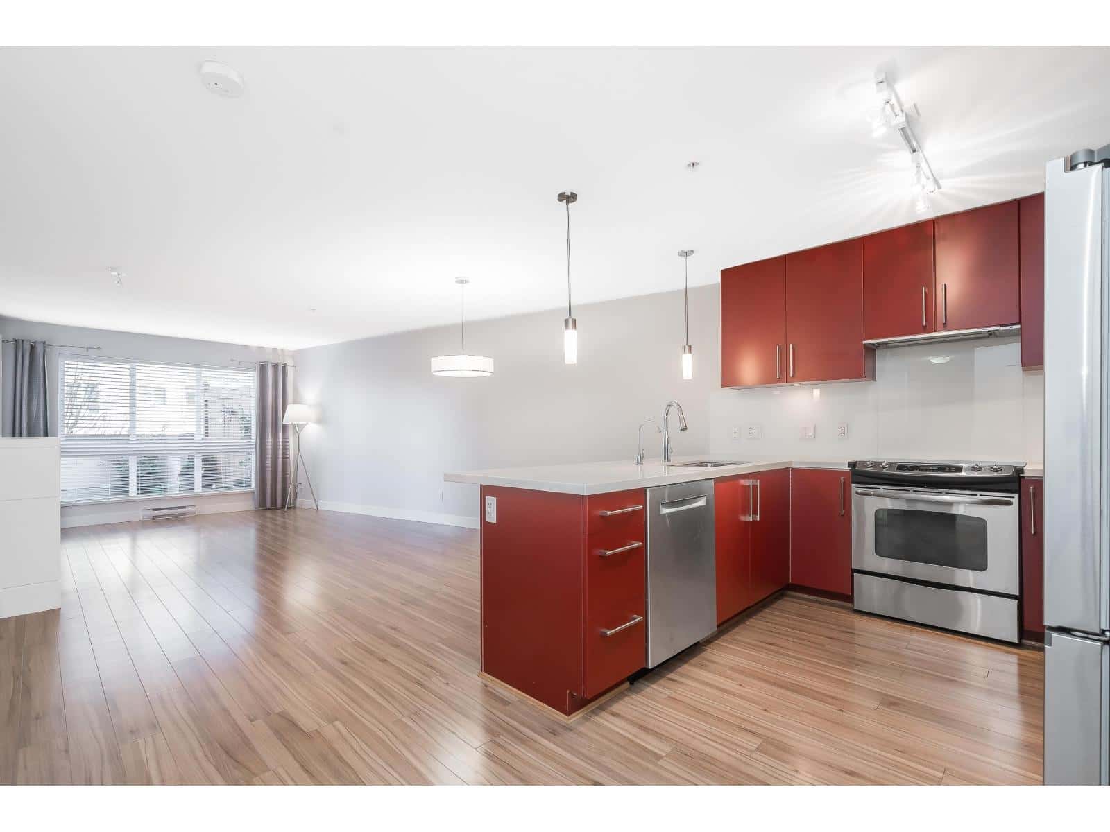 220 15735 CROYDON DRIVE — Surrey, British Columbia - Photo 4 of 40