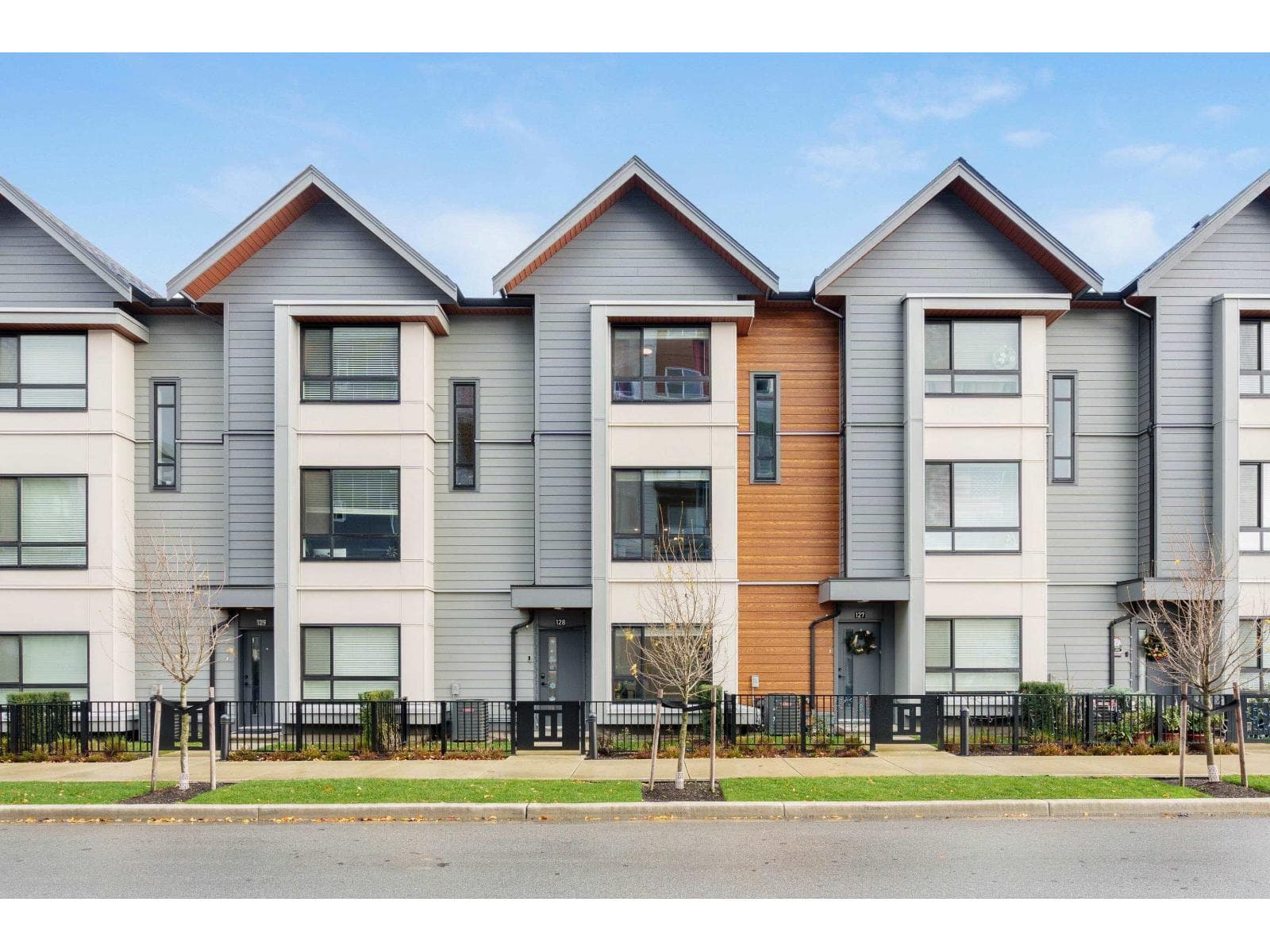 128 30530 CARDINAL AVENUE — Abbotsford, British Columbia - Main photo