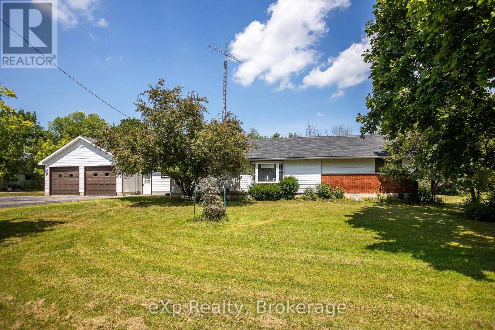 873 14TH STREET W — Georgian Bluffs, Ontario - Main photo