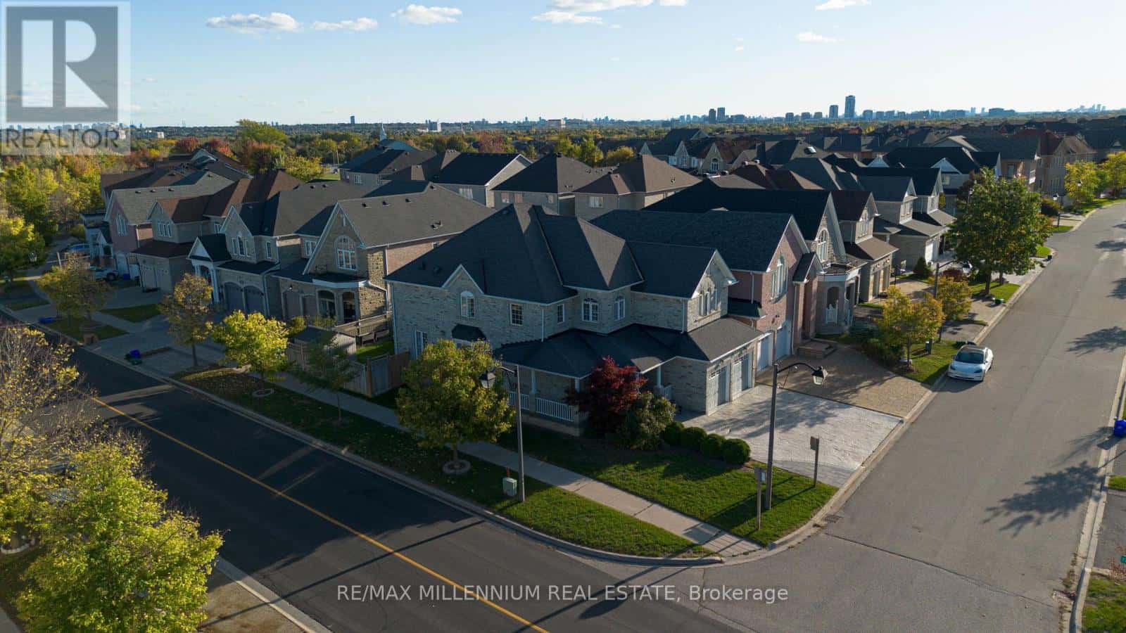 1 BRACKNELL AVENUE — Markham (Berczy), Ontario - Photo 2 of 44