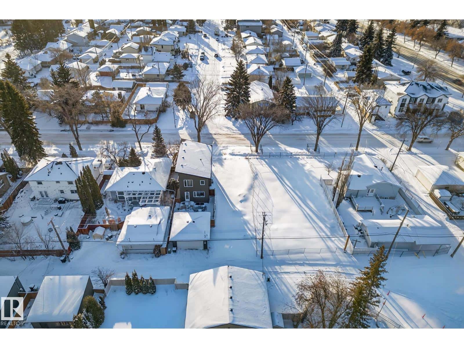 14726 91 AV NW — Edmonton - Photo 5 of 15