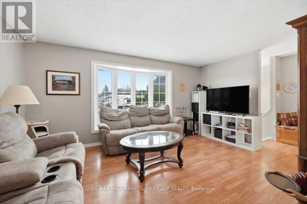 2620 DENISE AVENUE — Ottawa, Ontario - Photo 4 of 20