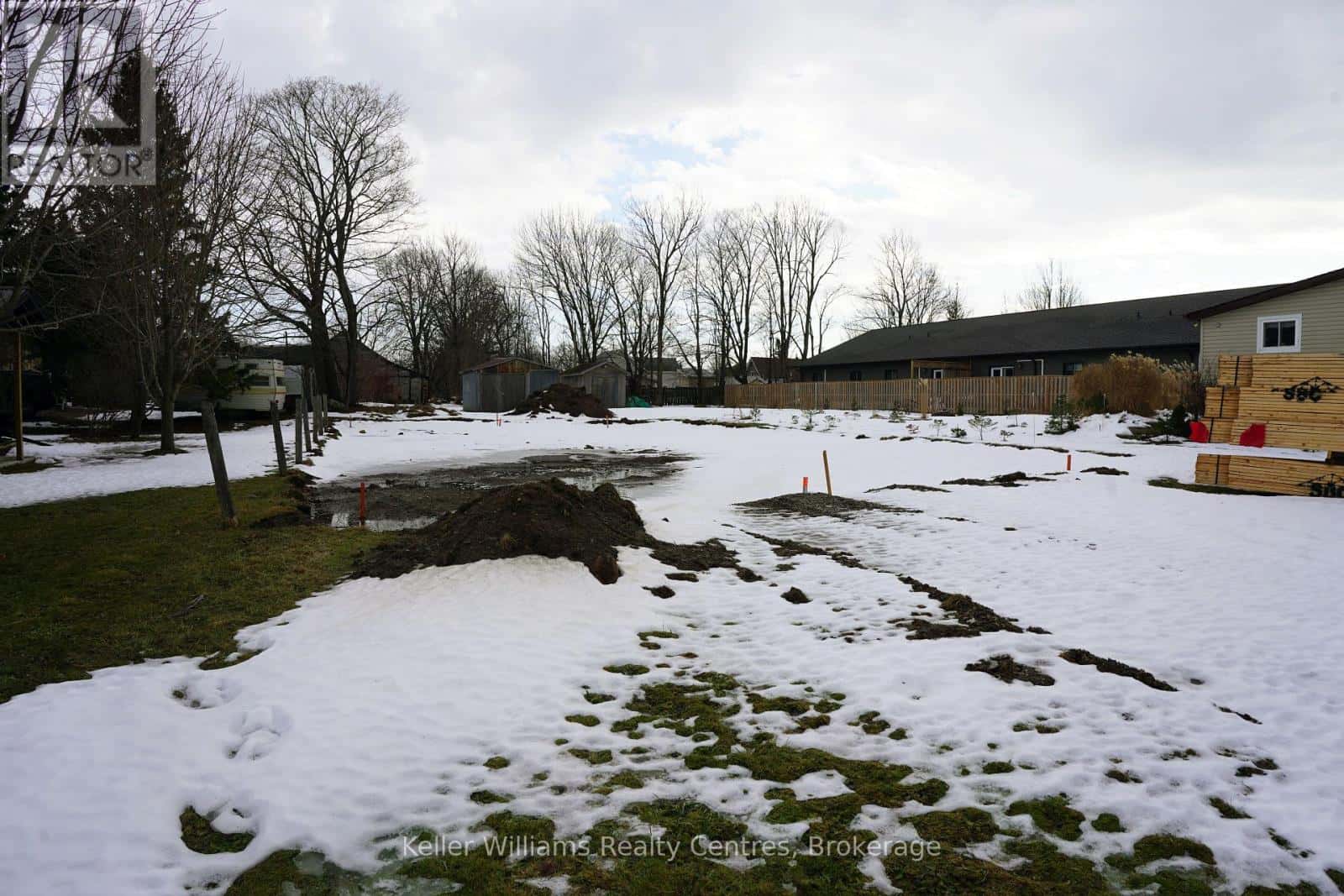 665 WATSON STREET — South Bruce Peninsula, Ontario - Photo 2 of 27