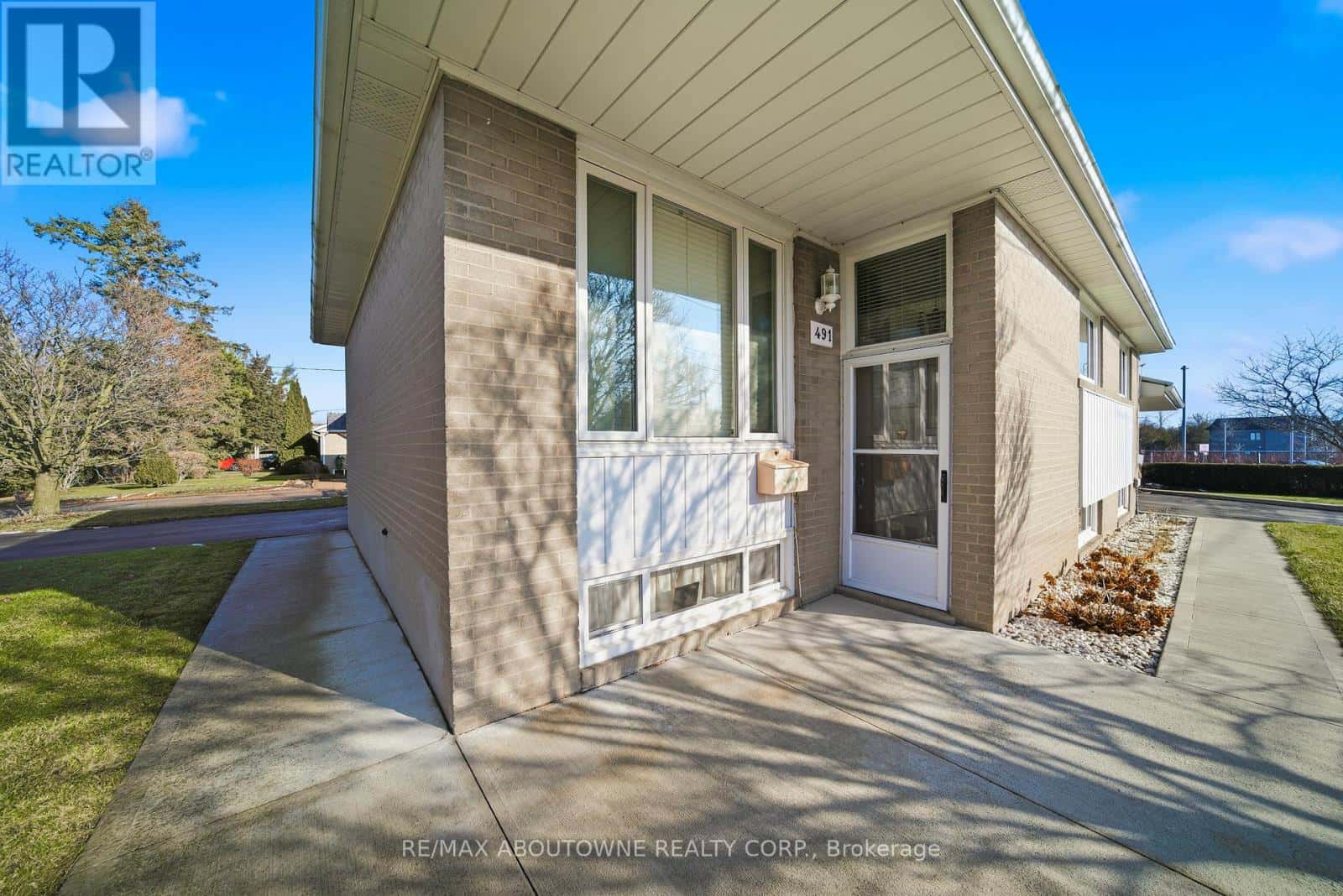 491 WARMINSTER DRIVE — Oakville (WO West), Ontario - Photo 3 of 40