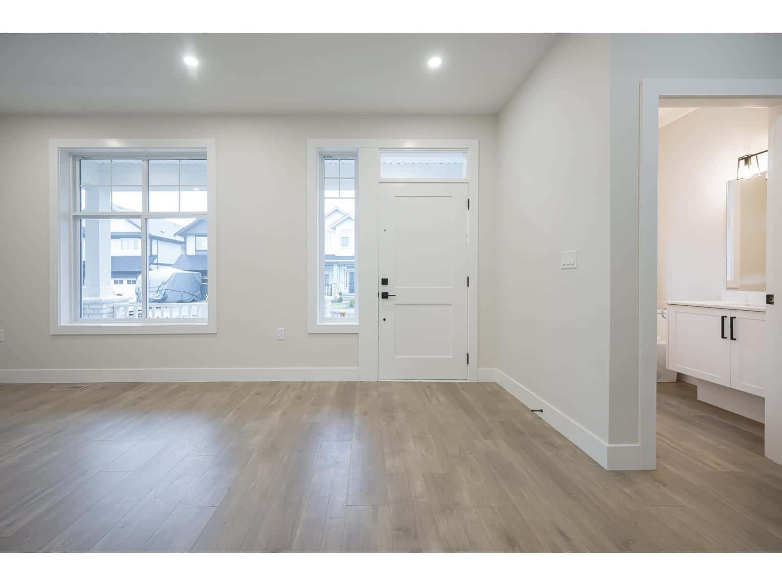 20516 76A AVENUE — Langley, British Columbia - Photo 2 of 40