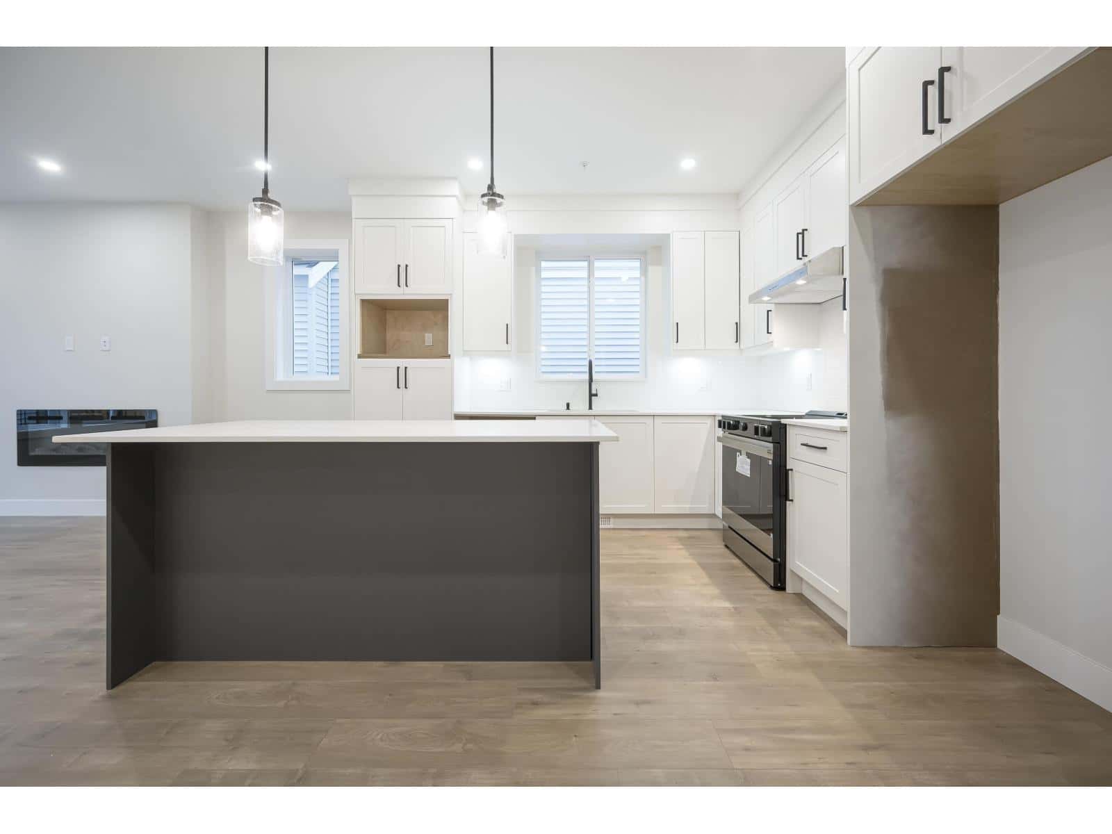 20516 76A AVENUE — Langley, British Columbia - Photo 5 of 40