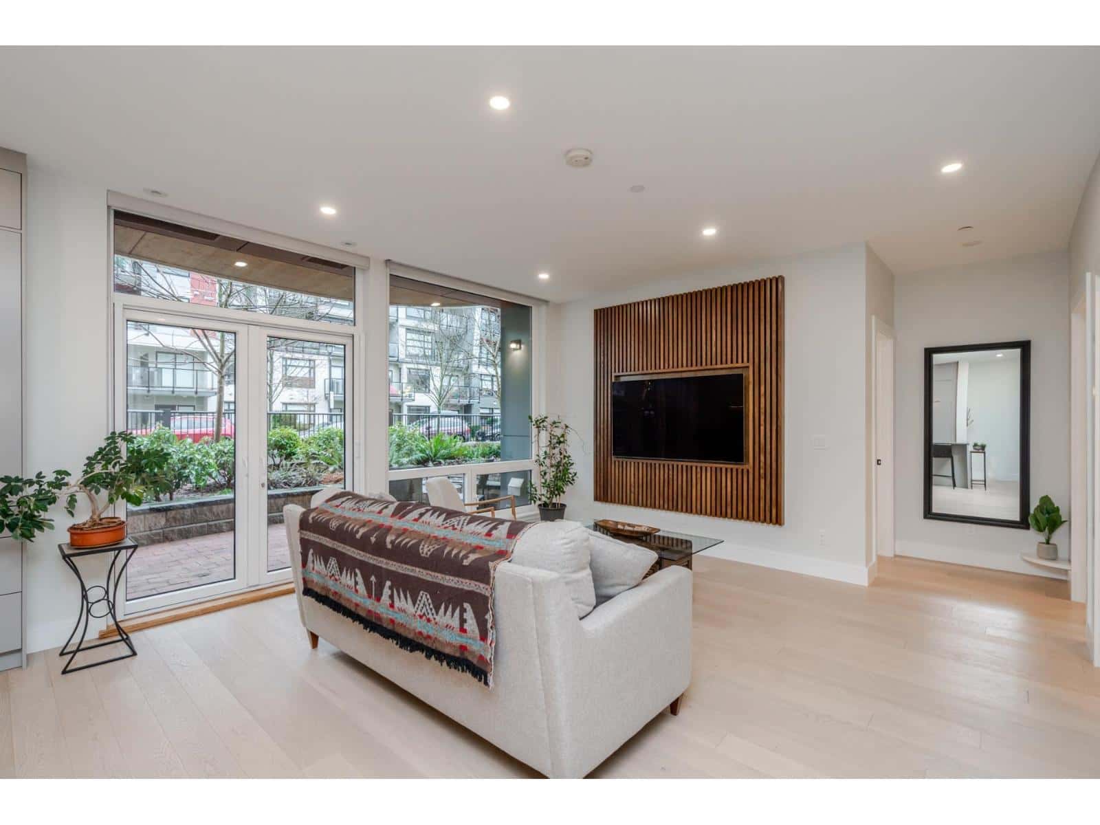 112 20416 PARK AVENUE — Langley, British Columbia - Photo 3 of 40