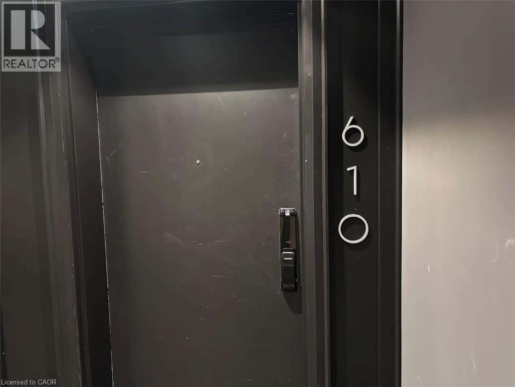 Oakville — Oakville - Photo 2 of 22