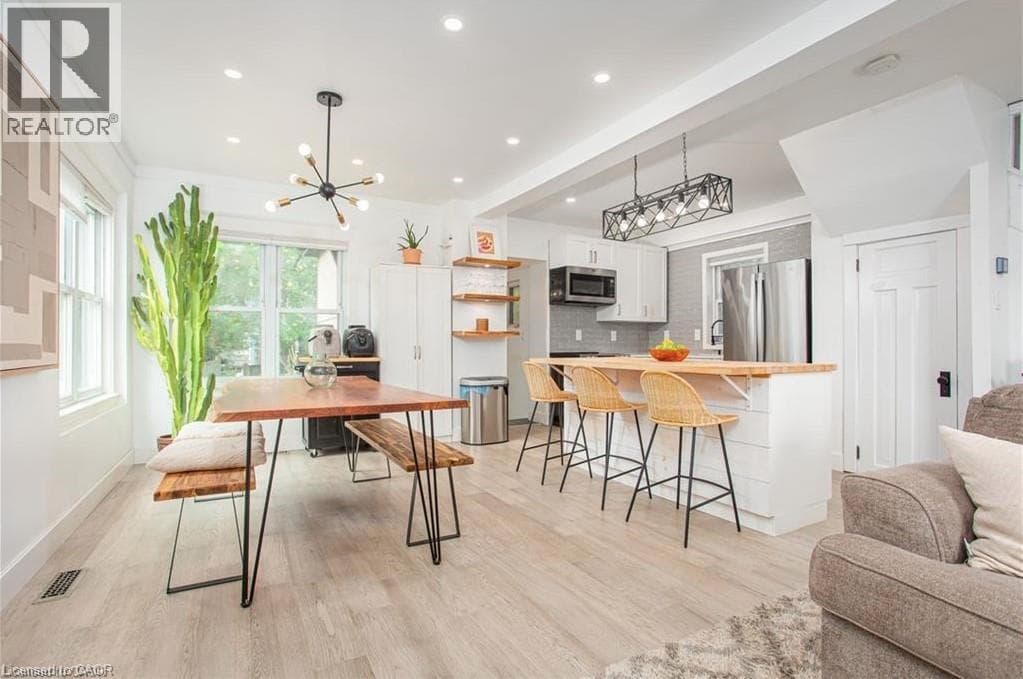 826 BEACH Boulevard — Hamilton, Ontario - Main photo