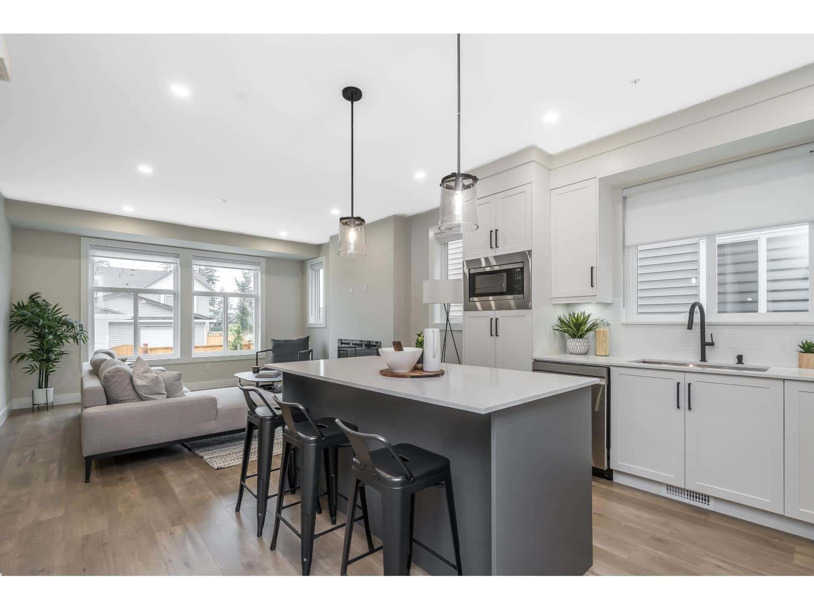 20517 76 AVENUE — Langley, British Columbia - Photo 5 of 40