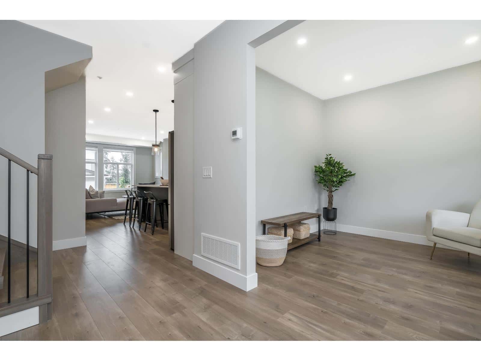 20517 76 AVENUE — Langley, British Columbia - Photo 2 of 40