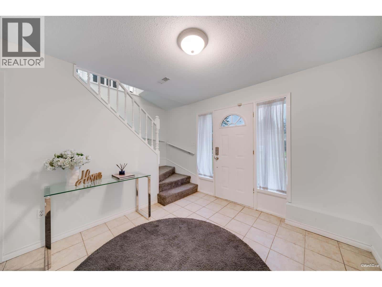 3728 INVERNESS STREET — Port Coquitlam, British Columbia - Photo 4 of 40