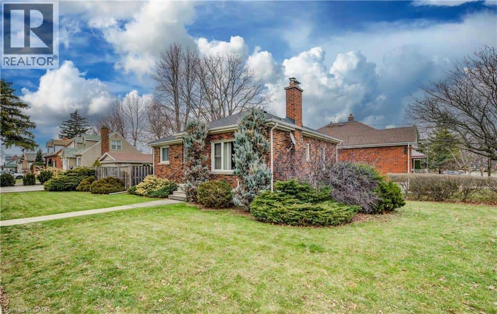 Hamilton — Hamilton - Photo 5 of 40