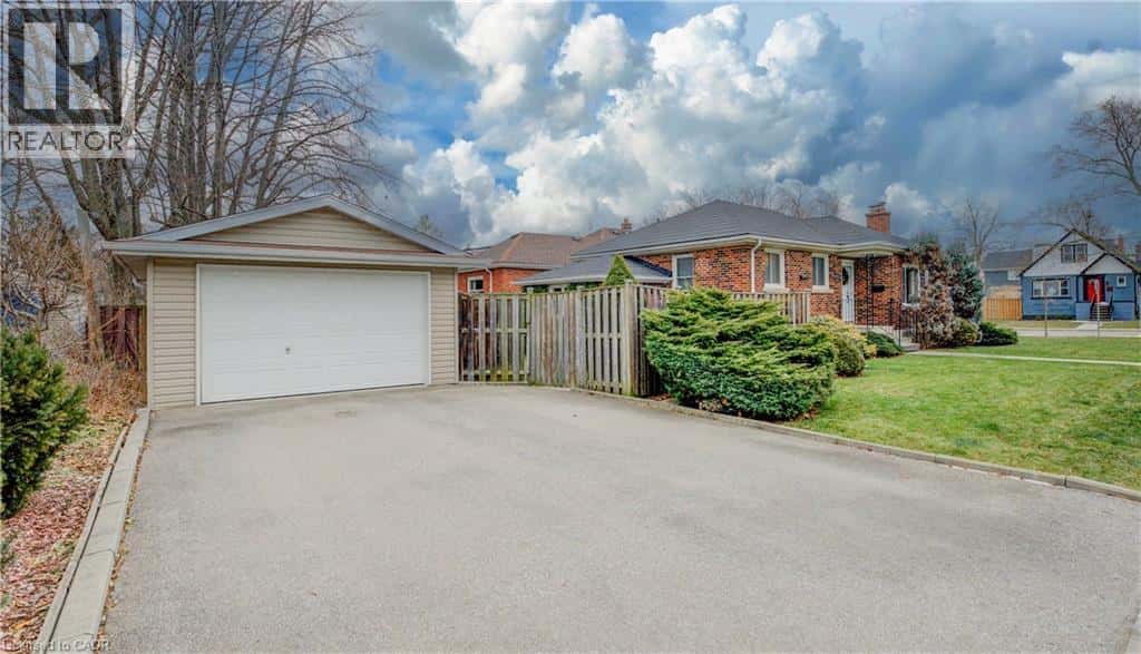 Hamilton — Hamilton - Photo 3 of 40